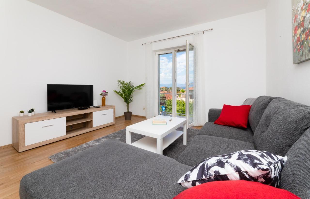 Apartment Nona - Center, 150 Meters From The Beach 苏佩塔尔 外观 照片