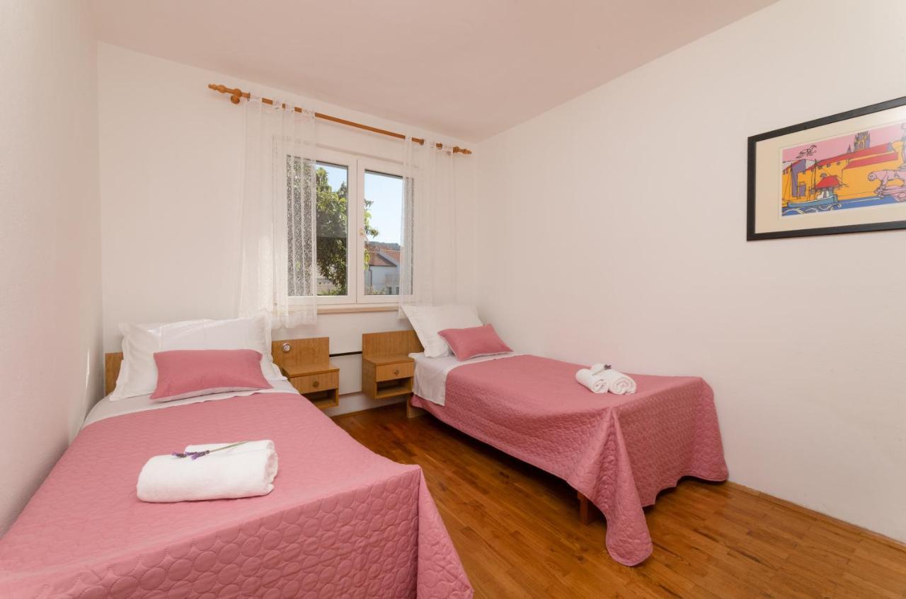 Apartment Nona - Center, 150 Meters From The Beach 苏佩塔尔 外观 照片